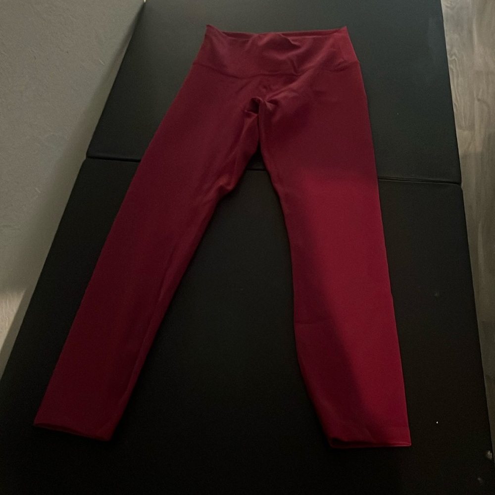 SIZE 6 Fuchsia Lululemon leggings